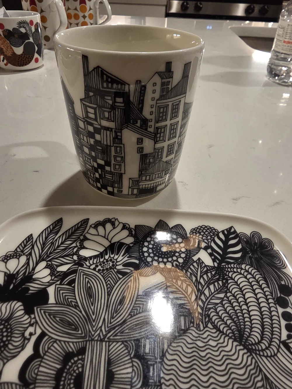 Marimekko White Oiva Rectangular Dish With Cup - Picture 4 of 9